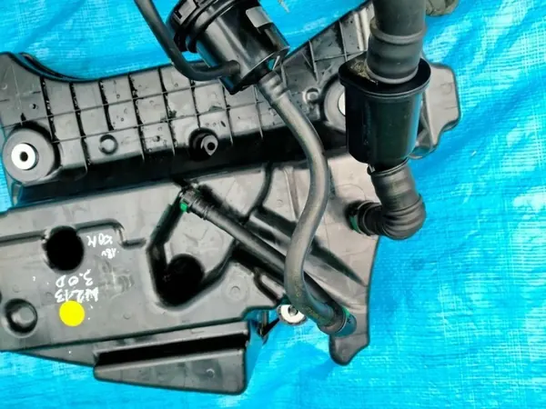 Tanque AdBlue Mercedes-Benz OEM A0994710475 - Usado image 5