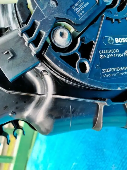 Tanque AdBlue Mercedes-Benz OEM A0994710475 - Usado image 8