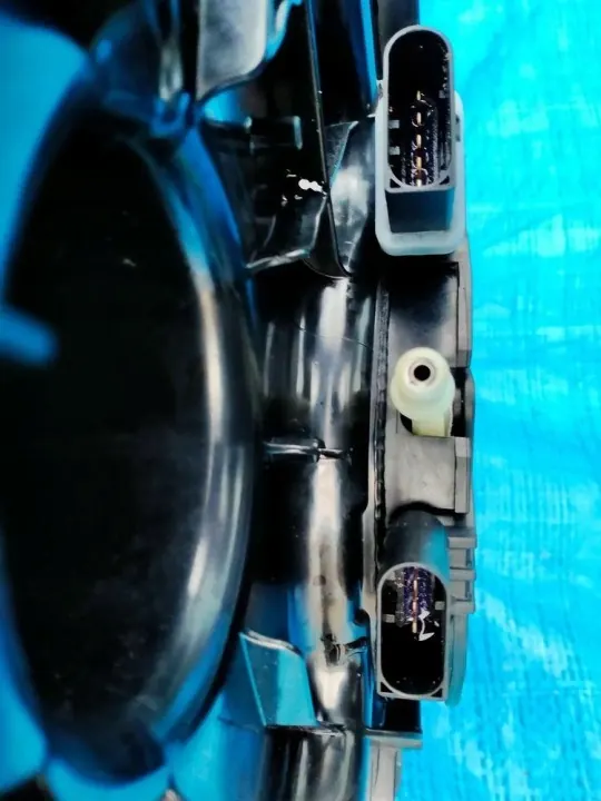 Tanque AdBlue Mercedes-Benz OEM A0994710475 - Usado image 9