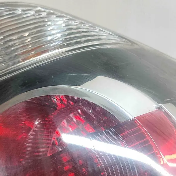 Lámpara Trasera Derecha Mitsubishi Pajero IV 8330A570 image 6