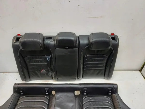 VWARTEONKANAPY18r Sièges Avant Arrière R-Line RHD image 10