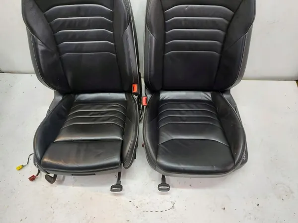 VWARTEONKANAPY18r Sièges Avant Arrière R-Line RHD image 4