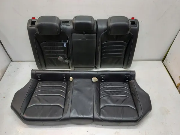 VWARTEONKANAPY18r Sièges Avant Arrière R-Line RHD image 6