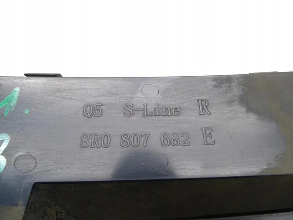 Fram Bumper Grill Höger Audi Q5 8R S-Line 8R0807682E image 6