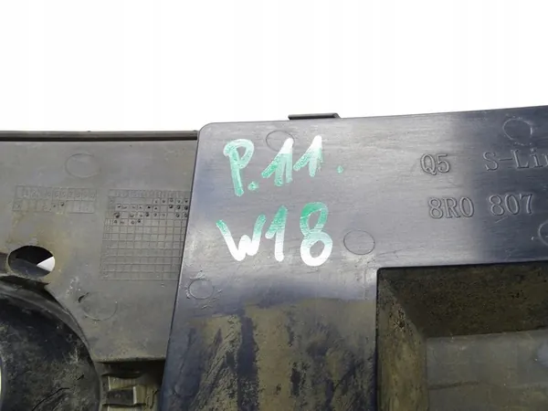 Fram Bumper Grill Höger Audi Q5 8R S-Line 8R0807682E image 7