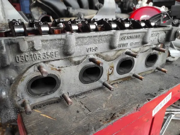 Cabeza de motor VOLKSWAGEN GOLF V 1.6 16V FSI 03C103358F image 5