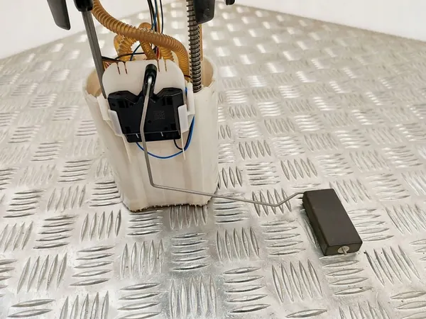 Brandstofpomp Citroen C4 II 9811298180 image 5