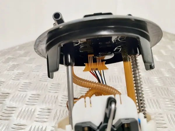 Brandstofpomp Citroen C4 II 9811298180 image 6