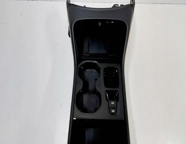 Accoudoir tunnel central Volvo XC40 OEM 32352198 image 3