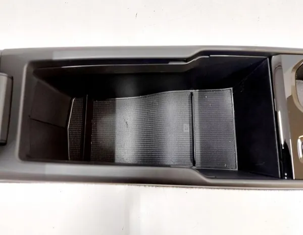 Accoudoir tunnel central Volvo XC40 OEM 32352198 image 5