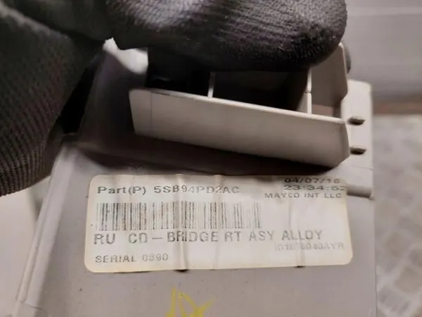 Garniture de coffre Chrysler Pacifica OEM 5SB94PD2AC image 4