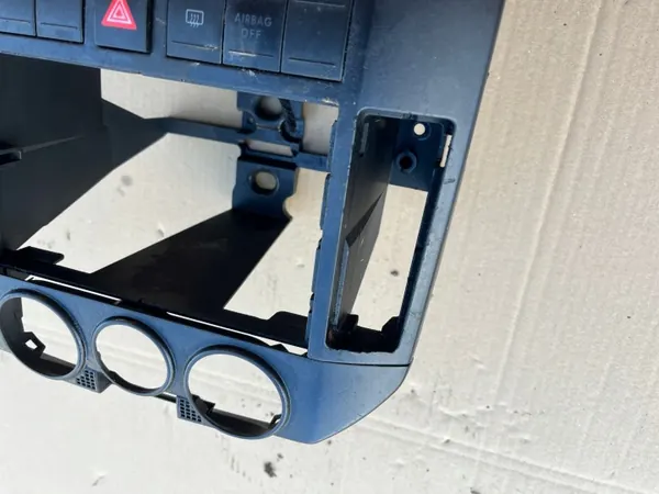 OEM 6Q0858069L Cache Console VW Polo 9N 2001-2005 image 3