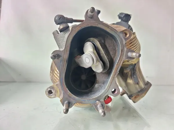 Turbo derecho 4.0 V8 Bentley Continental GT 2012-18 OEM image 5