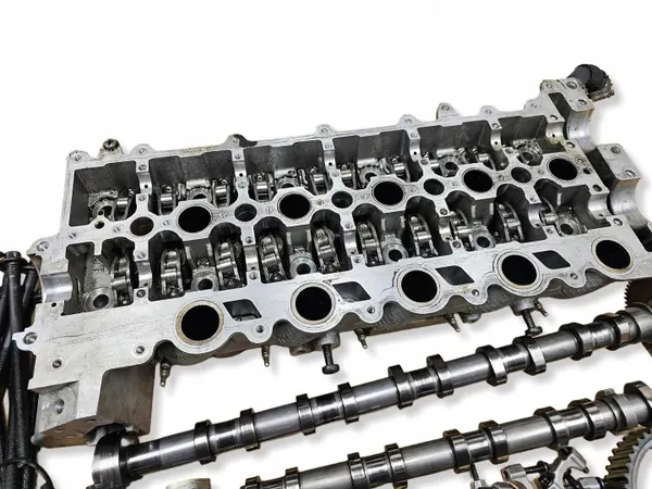 Culata Volvo OEM 30777365 para D5 2.4L image 3