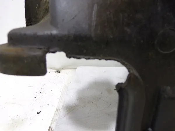 Nedre Motorhuv Mercedes W124 OEM 1245209523 image 4