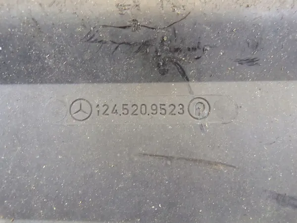 Nedre Motorhuv Mercedes W124 OEM 1245209523 image 5