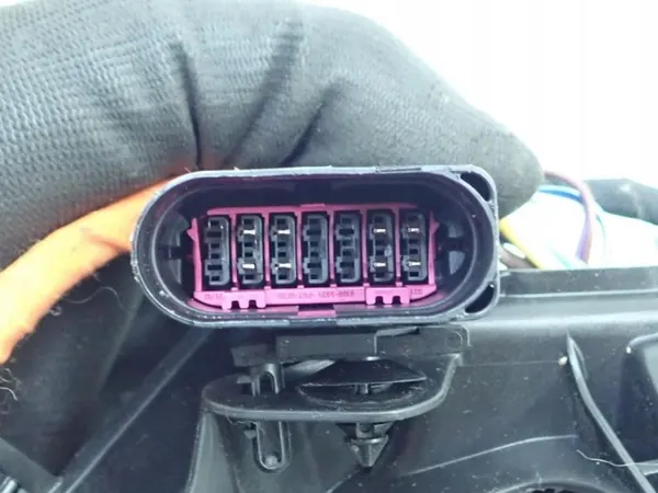 Enchufe de carga OEM 5NA971509C para SEAT Tarraco Híbrido image 6