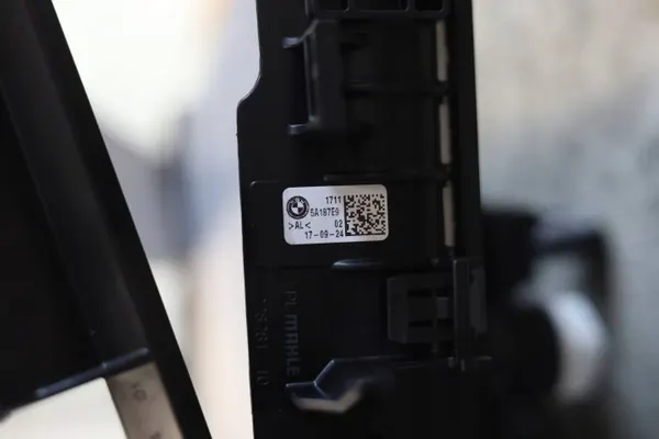 BMW Kühlerlüfter OEM 5A18804MWGK - Gebraucht image 3