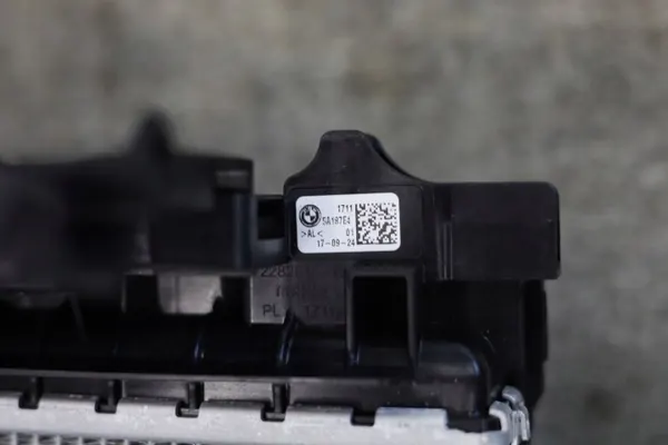 BMW Kühlerlüfter OEM 5A18804MWGK - Gebraucht image 4