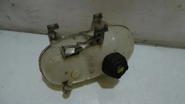 Ausgleichsbehälter Opel Vivaro B image 3