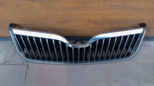 Skoda Superb II bumperrooster OEM 3T0 853 668 B image 2