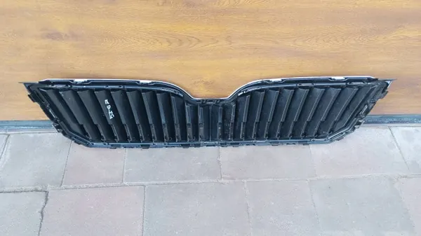Skoda Superb II bumperrooster OEM 3T0 853 668 B image 5