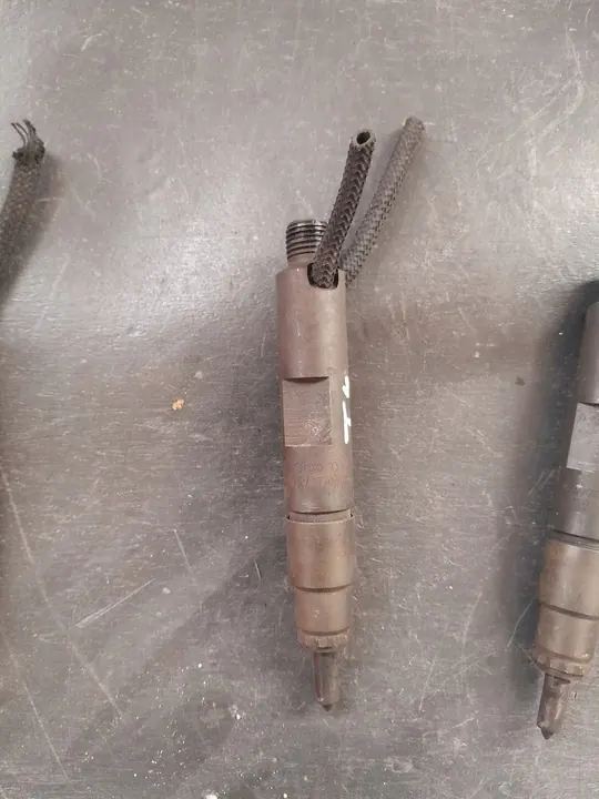 Iniettore Vw Transporter T4 2.5 Tdi 074130201L image 4