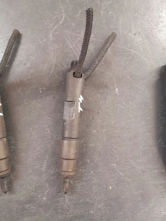 Iniettore Vw Transporter T4 2.5 Tdi 074130201L image 6