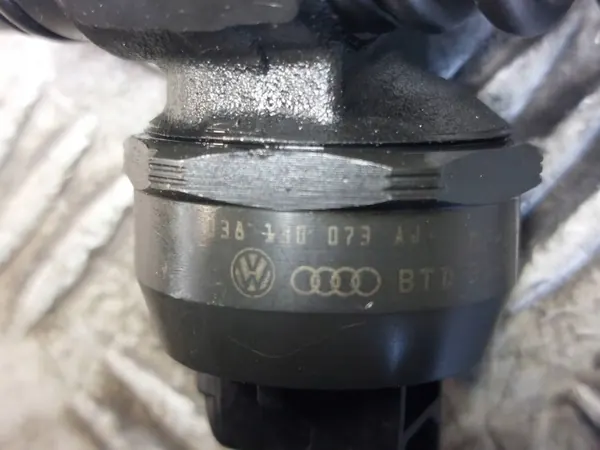 OEM 038130073AJ insprutningsset för VW Passat B5 image 4