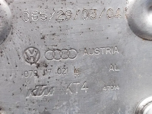 Refrigerador de óleo Audi A4 OEM 079117021M - Usado image 7