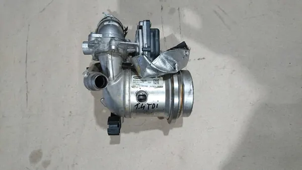 EGR Venttiili + Jäähdytin 1.4 TDI 04B131501D 04B131512D image 2