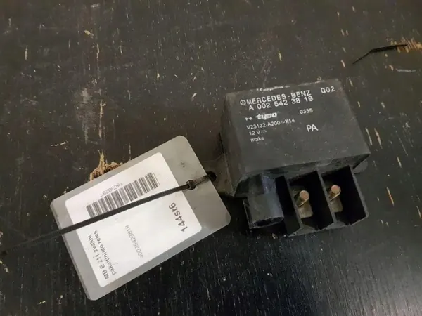 Bujía de precalentamiento OEM 0025423819 Mercedes-Benz E W211 image 2