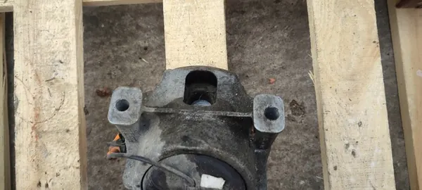 AUDI A4 B8 Motorhalterung Links 8R0199381E image 3