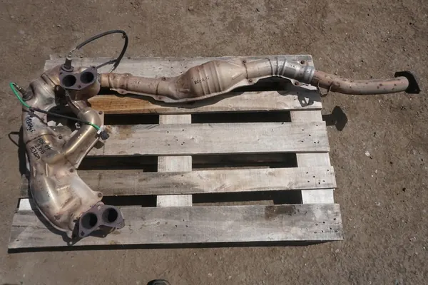 Coletor de escape Subaru Forester II OEM 44620AA540 image 6
