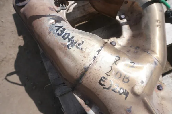 Coletor de escape Subaru Forester II OEM 44620AA540 image 7