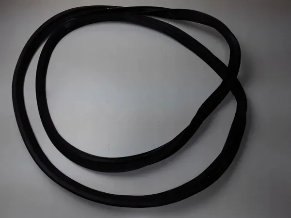 Hyundai Tucson TL takaluukun tiiviste OEM 87321D7000 image 2