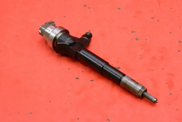 Inyector OEM 55567729 para Opel Astra IV 1.7 CDTI image 10