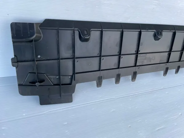 Sous-cache pare-chocs avant Audi Q3 83A OEM 83A807611 image 4
