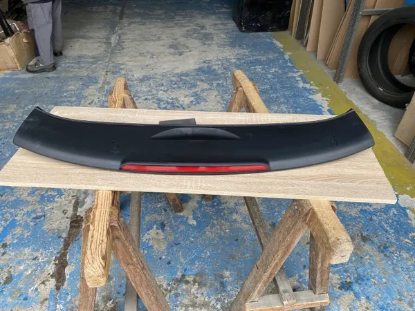 Begagnad OEM 11A827555C bakspoiler för VW ID4 image 2