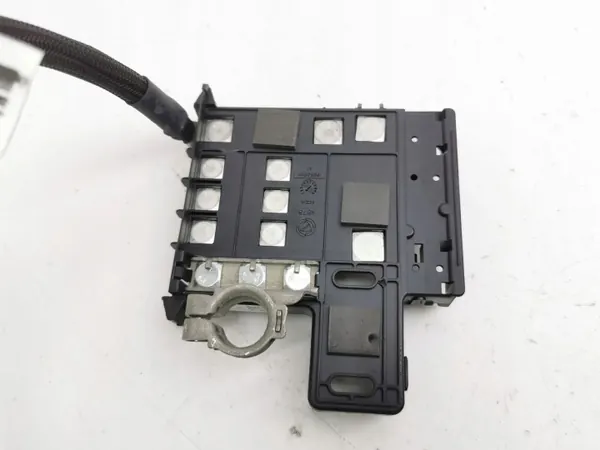Batterierelais Maserati Ghibli 2014 OEM 06700065540 image 4