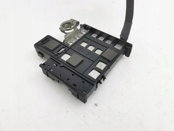 Batterierelais Maserati Ghibli 2014 OEM 06700065540 image 5