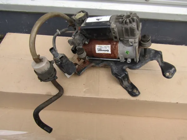 Mercedes W211 Airmatic Kompressor OEM WABCO - Begagnad image 5