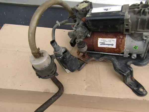 Mercedes W211 Airmatic Kompressor OEM WABCO - Begagnad image 7