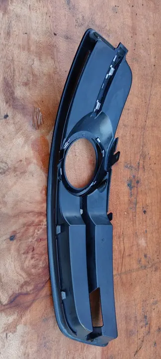 Grille de phare antibrouillard droite Audi A3 8P Lift 8P0807682J image 7