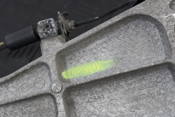 Braccio di Controllo Posteriore Destro 670106335 Maserati Levante M161 image 2