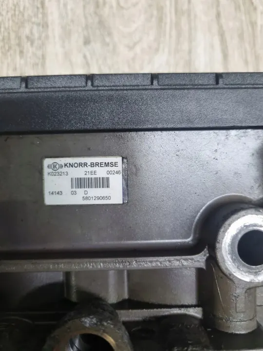 Soupape EBS arrière OEM 5801290650 K023213 camions image 3