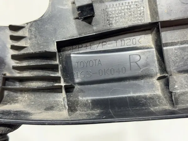 Toyota Hilux VIII Bovenste Rechter Achter Bumperhoek OEM 521630K040 image 7
