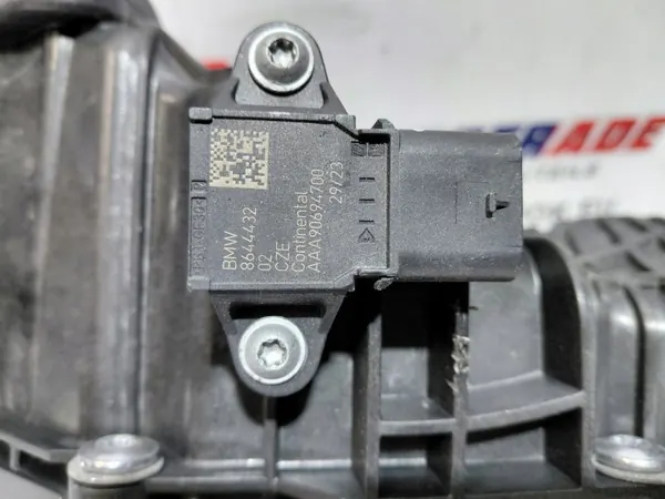 Colector de admisión BMW OEM 5B3F932 para S68 image 3