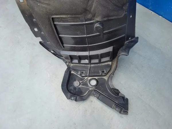 Front Right Wheel Arch Nissan X-Trail T32 63842-4CB0A image 2