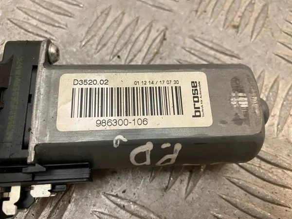 Motor de ajuste de banco Mercedes-Benz GL X166 - Usado image 9